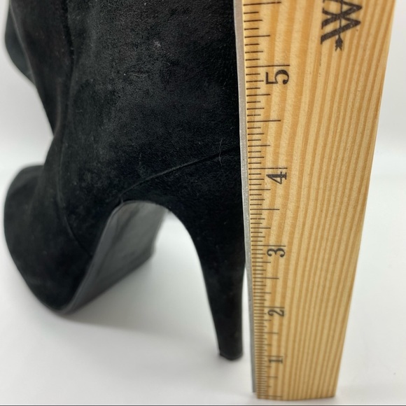 Cynthia Rowley-Black Suede Leather Round Toe Heel Mindy Bootie 37.5 / 7.5 US - Picture 4 of 8